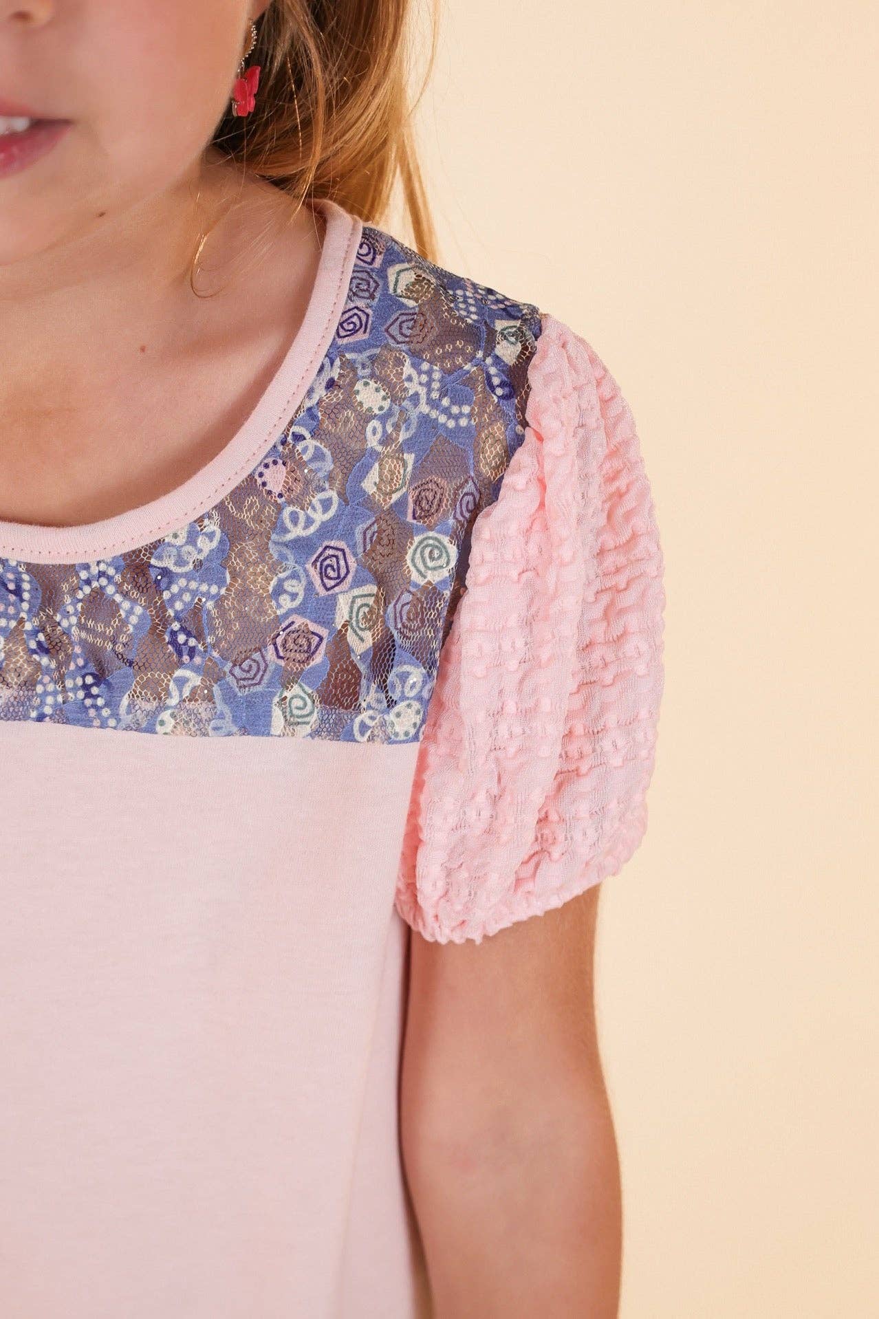 Girls Pink Top With Floral Lace and Puff Sleeve: Pink