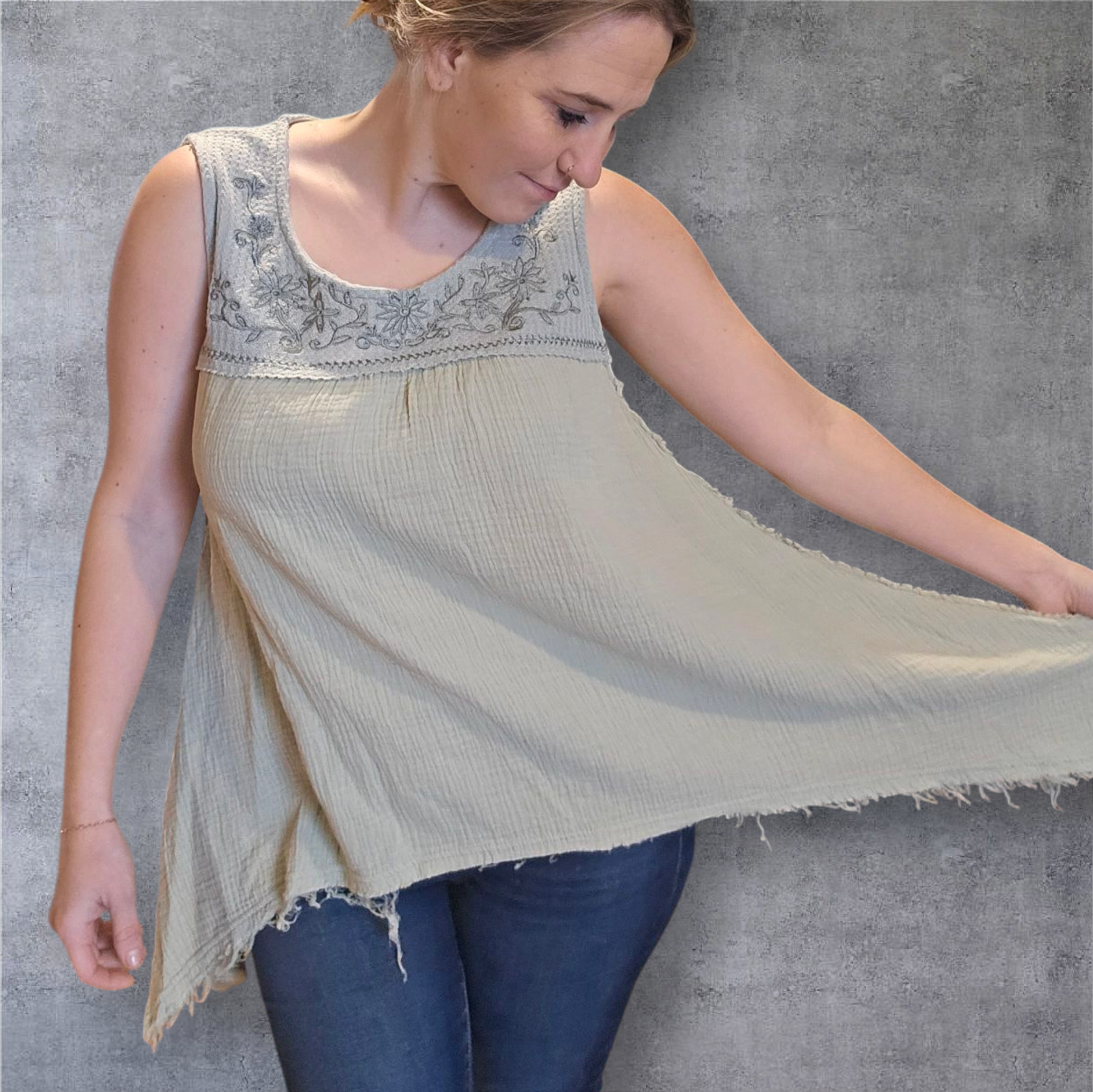POL- Boho Chic Sleeveless Embroidered Tunic Top