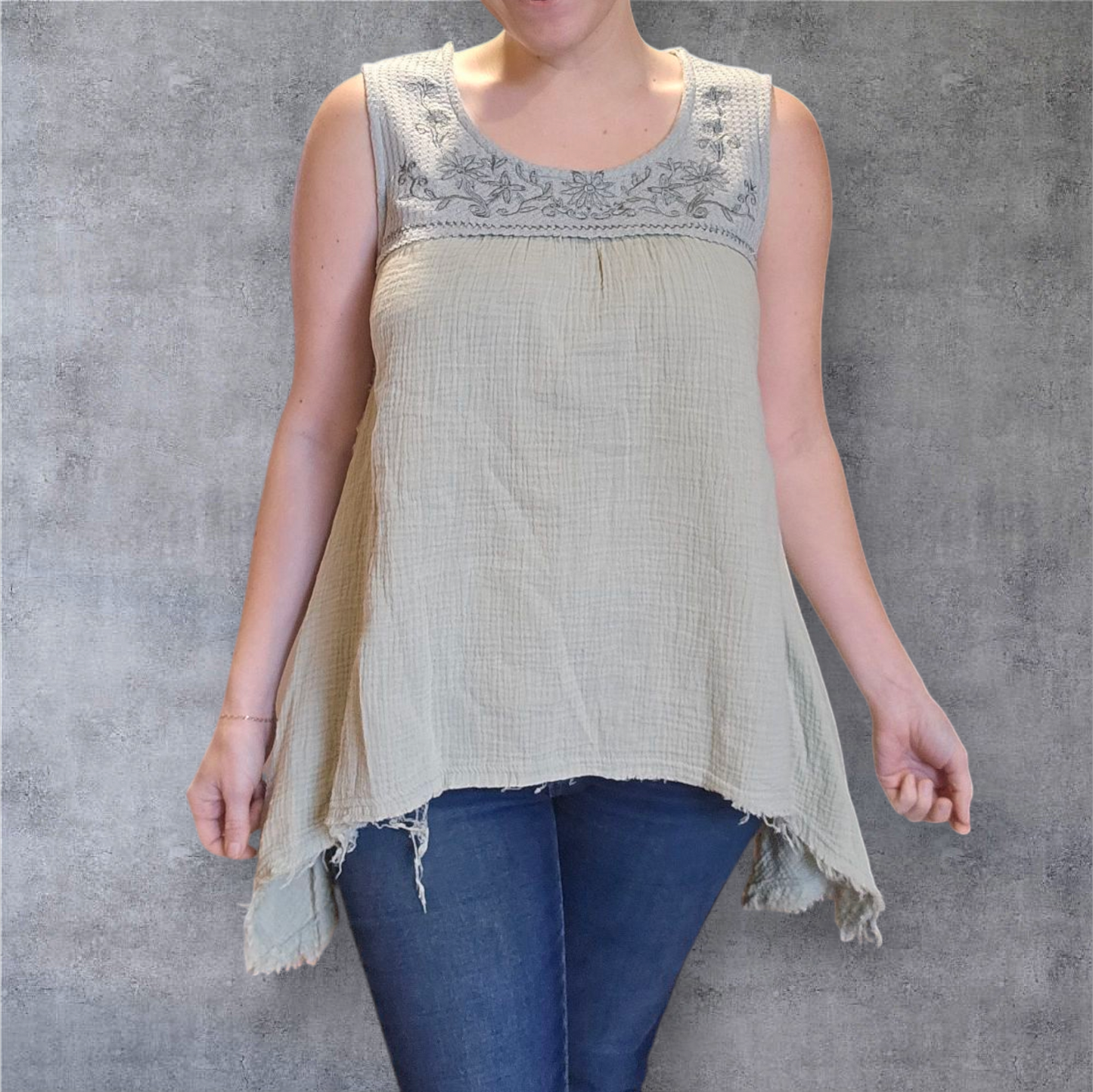 POL- Boho Chic Sleeveless Embroidered Tunic Top