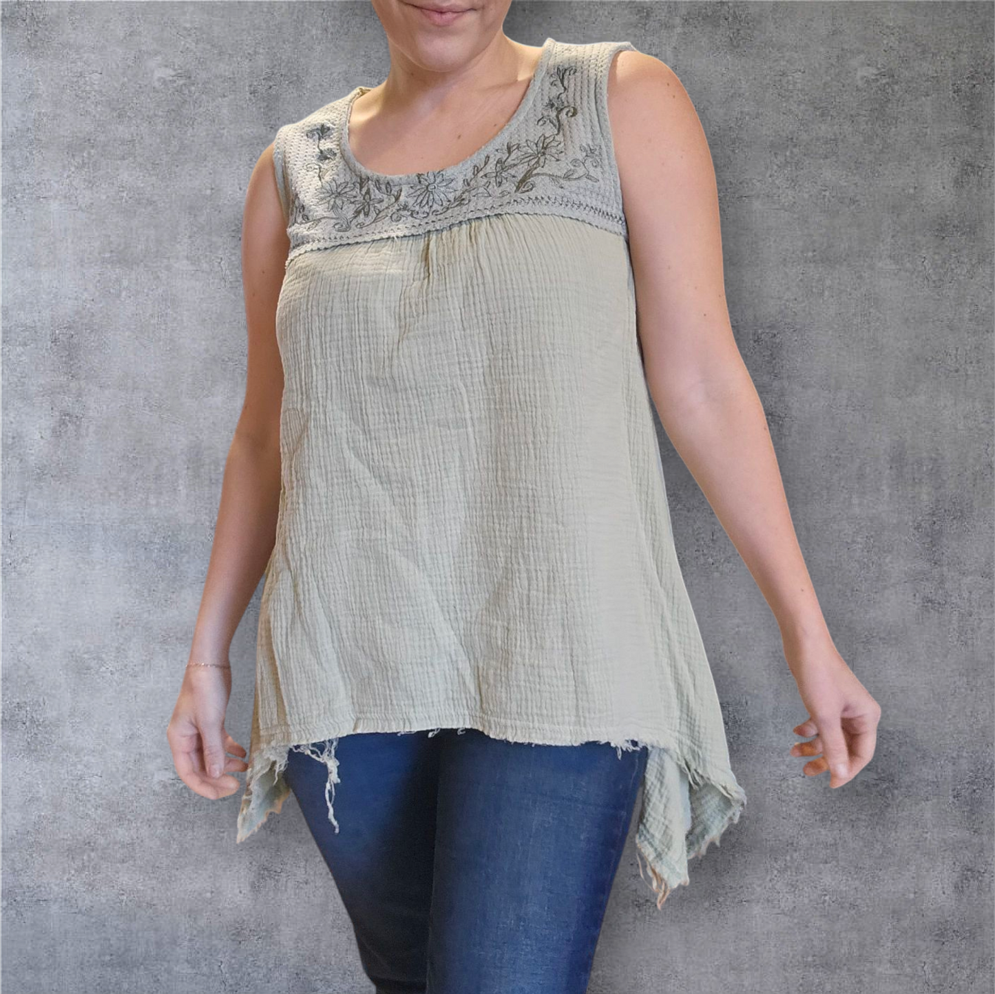 POL- Boho Chic Sleeveless Embroidered Tunic Top