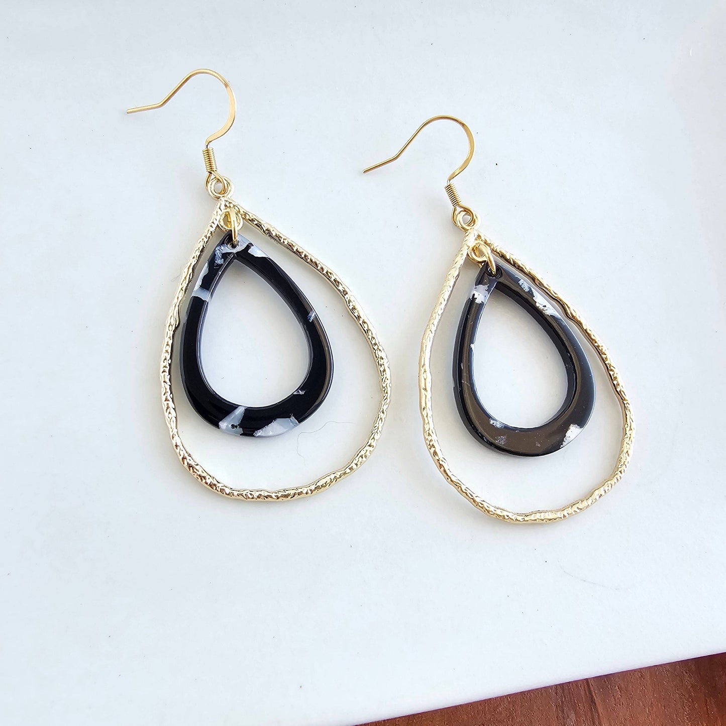 Savannah Earrings - Onyx Black // Fall, Jewelry, Gifts