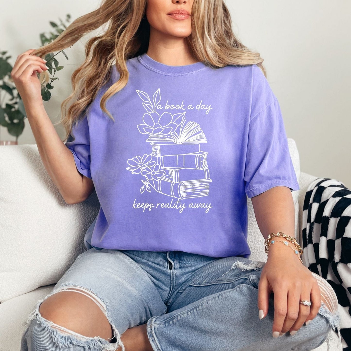 A Book A Day Graphic Tee - Hey Molly Boutique