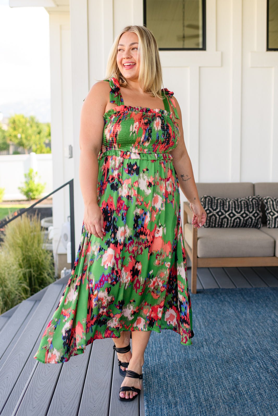 A Little While Longer Dress in Green - Hey Molly Boutique