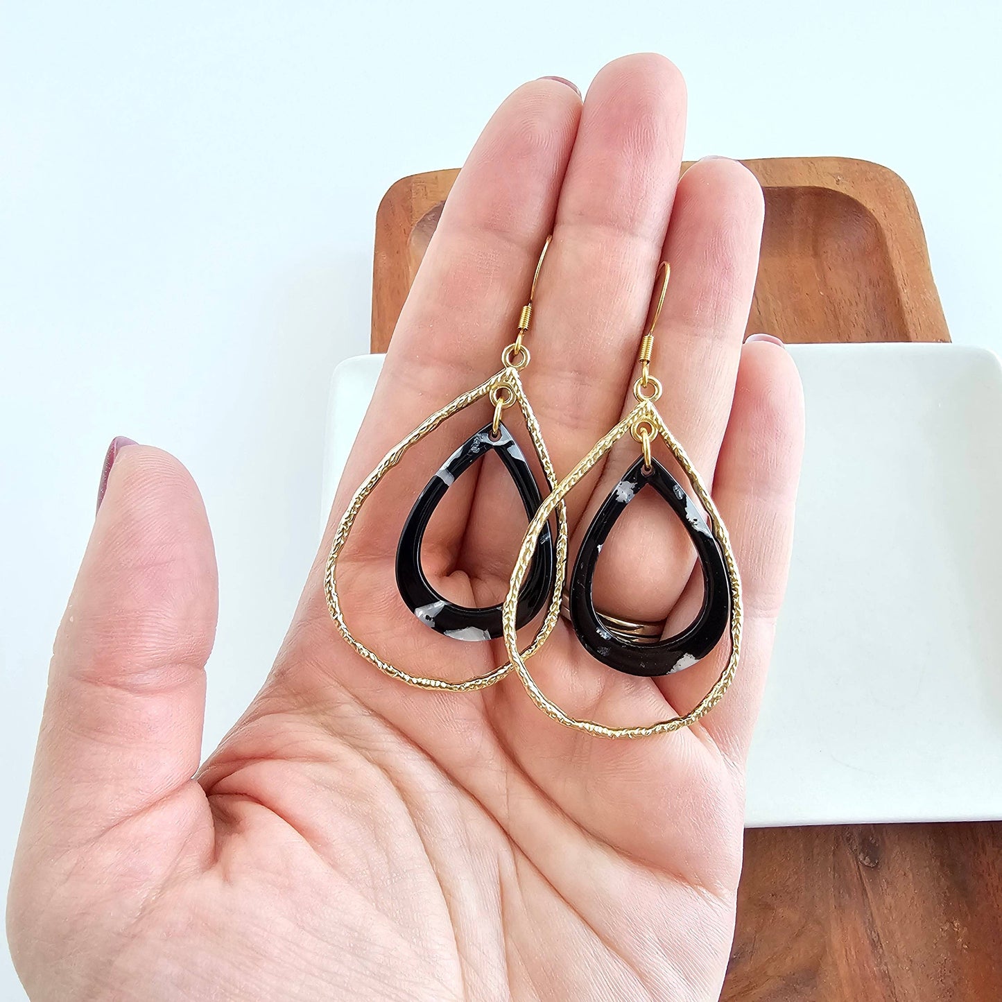 Savannah Earrings - Onyx Black // Fall, Jewelry, Gifts